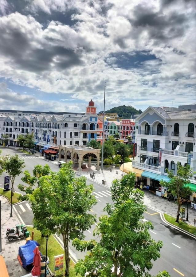 Bistro Hotel Grand World Phu Quoc Exterior photo
